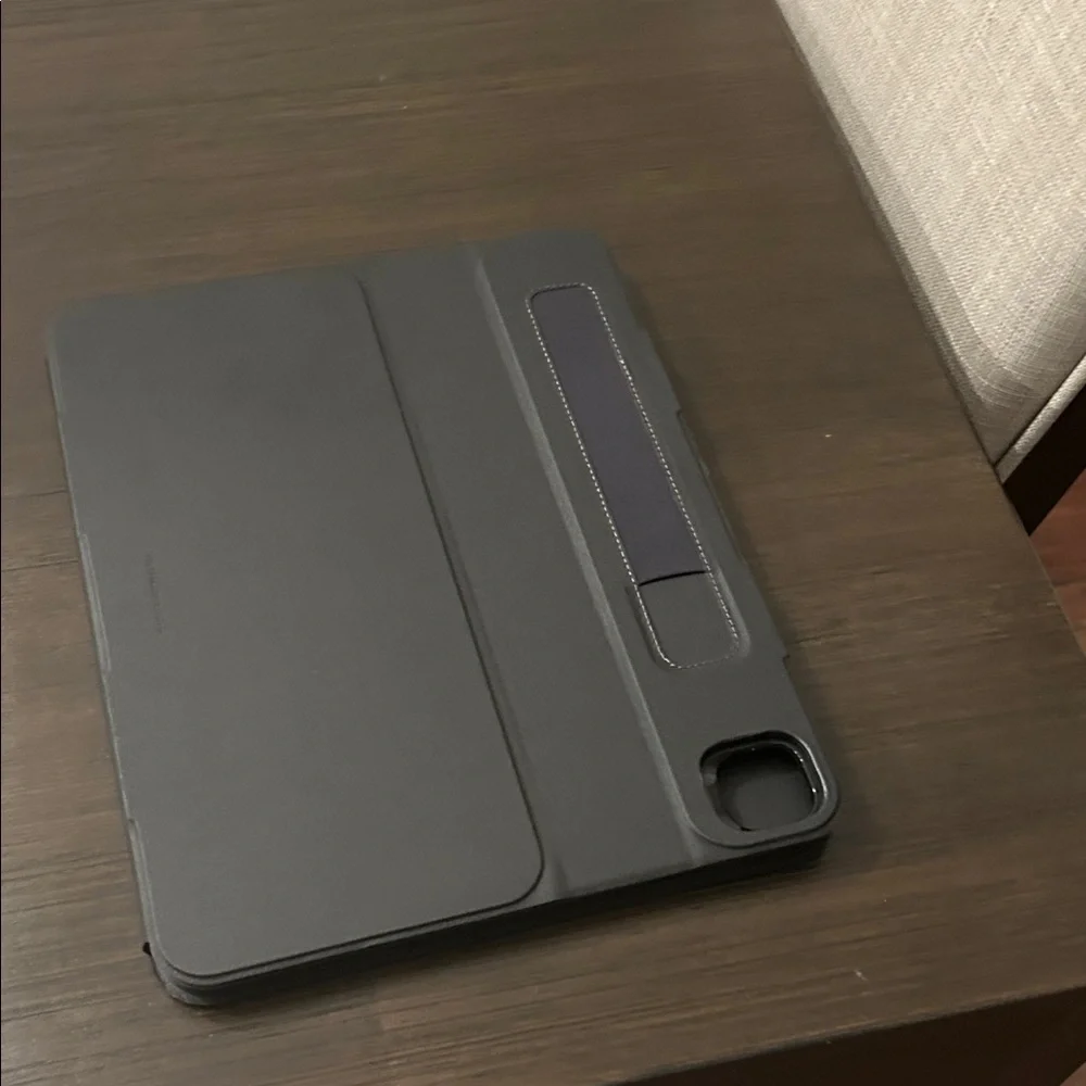 ESR Magnetic Tablet Case - Black